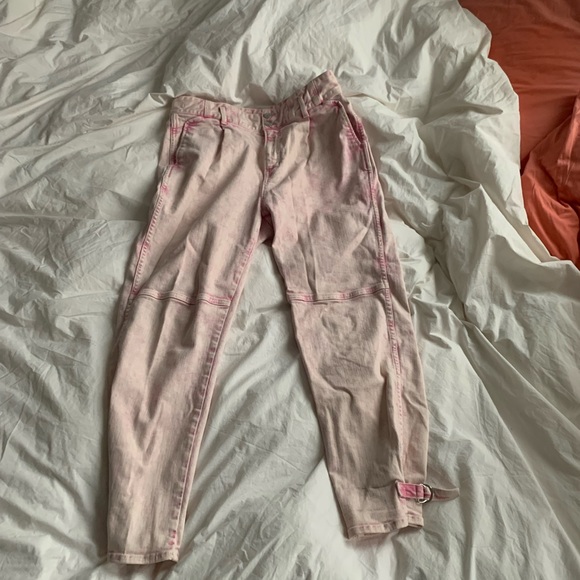 Veronica Beard Monika Tapered Acid Wash Jeans - Picture 3 of 10